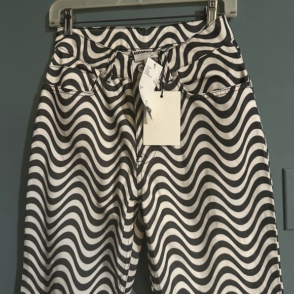 The Ragged Priest Wide Leg Dad Fit Black White Wave Print Jeans Size 26 - Picture 3 of 6